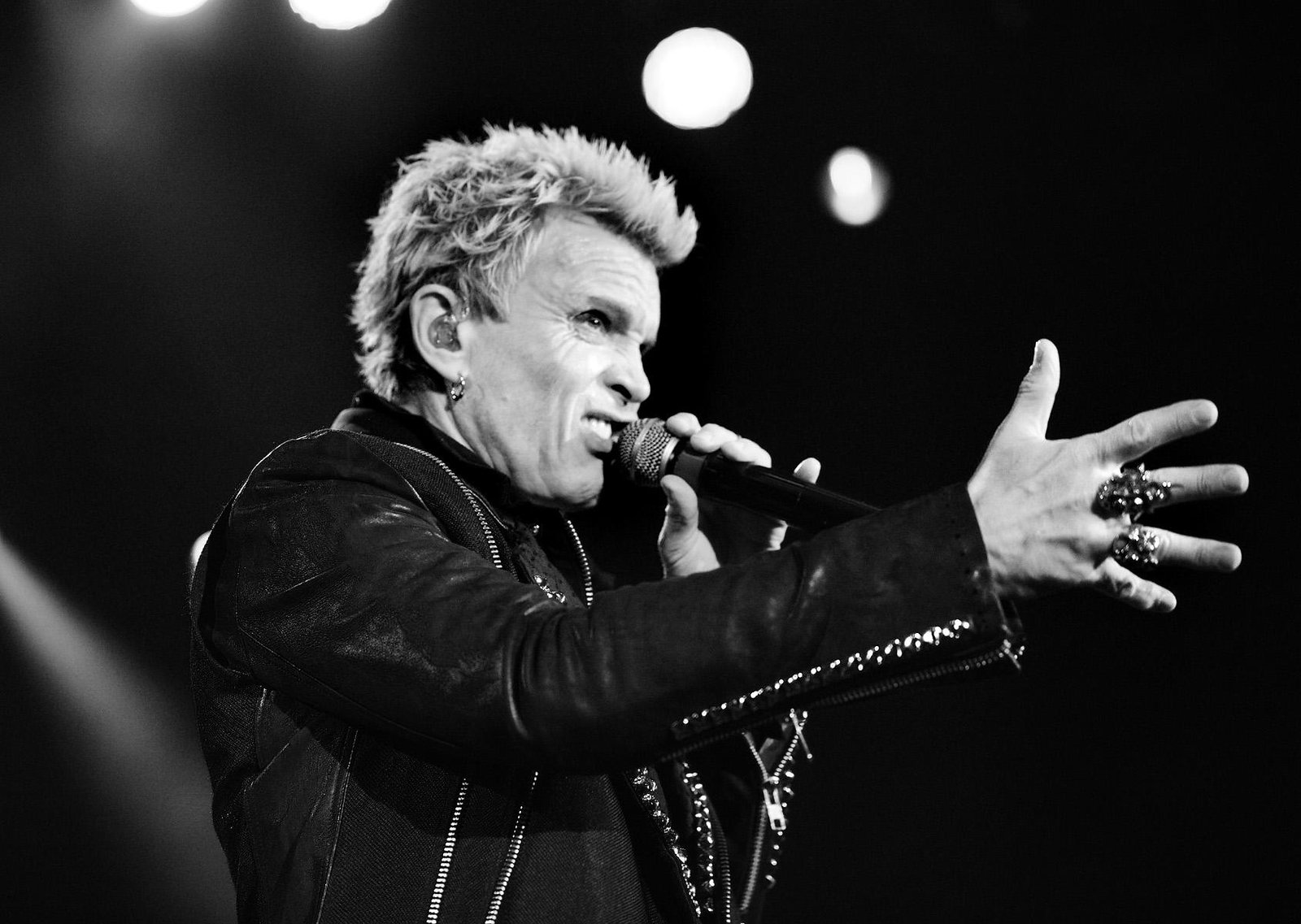 From Punk Pioneer to Rock Rebel: Unveiling Billy Idol’s Net Worth