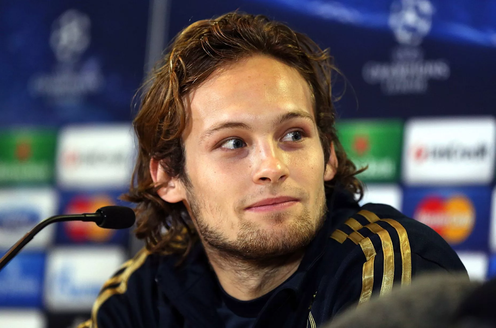 Daley Blind: A Versatile Defender with a Composed Presence