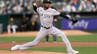 A Pitcher’s Duel Ends in Pinstripes Victory